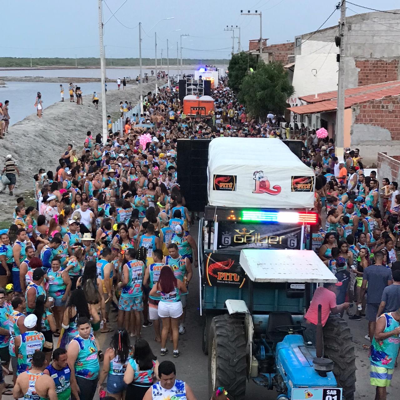 MERGULHE NO MAR DE ALEGRIA NO CARNAVAL DE MACAU RN