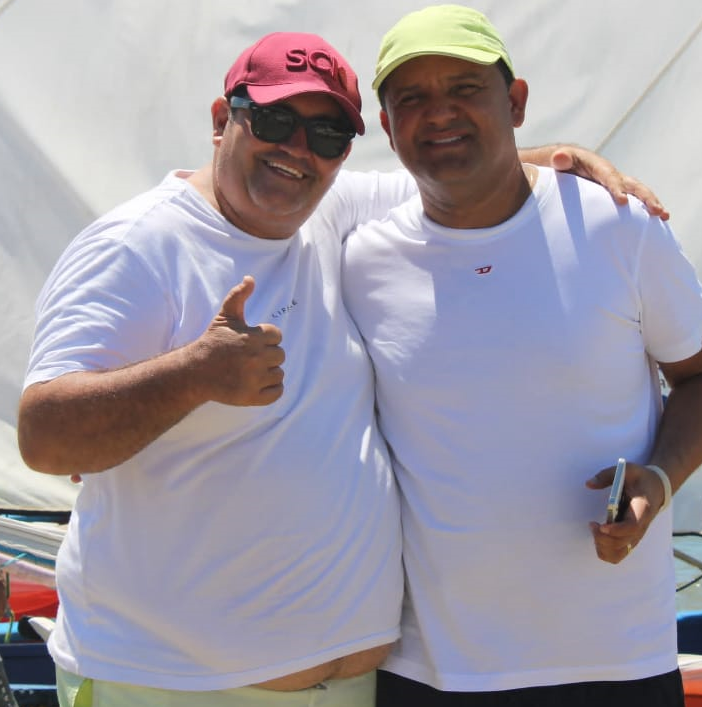 HÉLIO PREFEITO DO AMOR VOCÊ NÉ BOM NÃO MEU PREFEITO, VOCÊ É MEL: a frase marcante de Gaguinho em apoio ao prefeito de Hélio